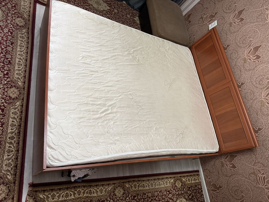 Продам шкаф и двухместную кровать