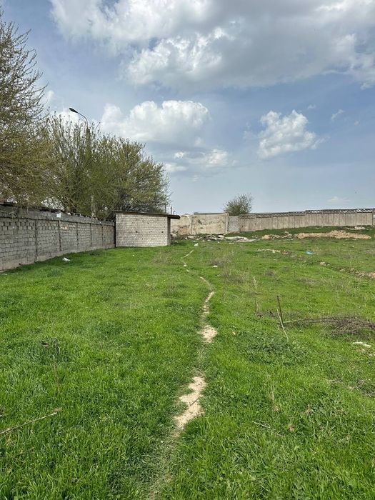 Земля 60 соток Назарбек ипотеки нет только наличными Орентир Комплекс