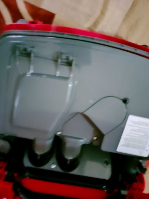 Продавам прахосмукачка Bosch BWD421PET