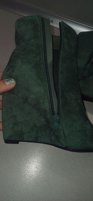 Дамски боти, тъмно зелен набук. Чисто нови!