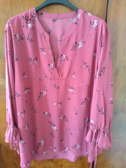 Vând bluze noi cu mânecă lunga, elegante, mărime mare