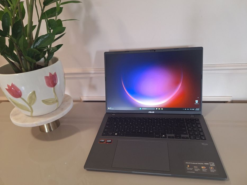 Laptop ASUS Vivobook S16 – Ryzen 7 / 32GB DDR5 / 1TB SSD / 144Hz / Windows 11 PRO – aproape nou / garanție