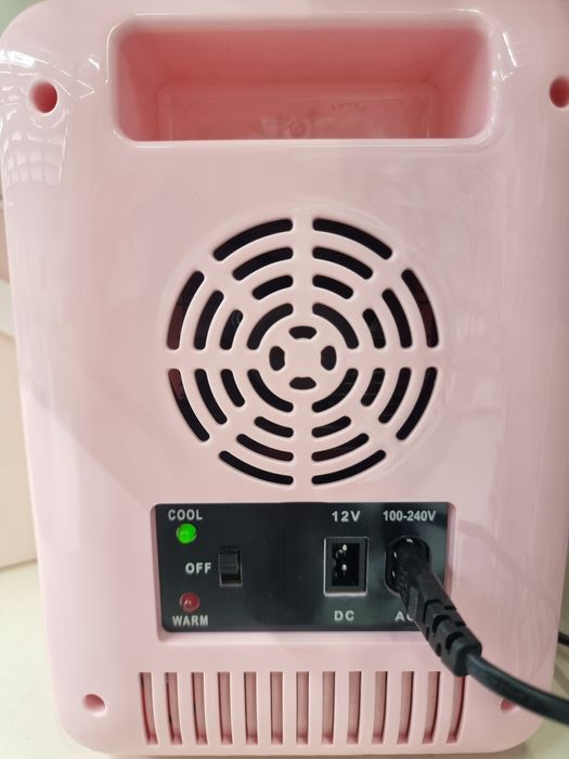 Mini frigider cosmetice, 4 litri, cu racire-incalzire