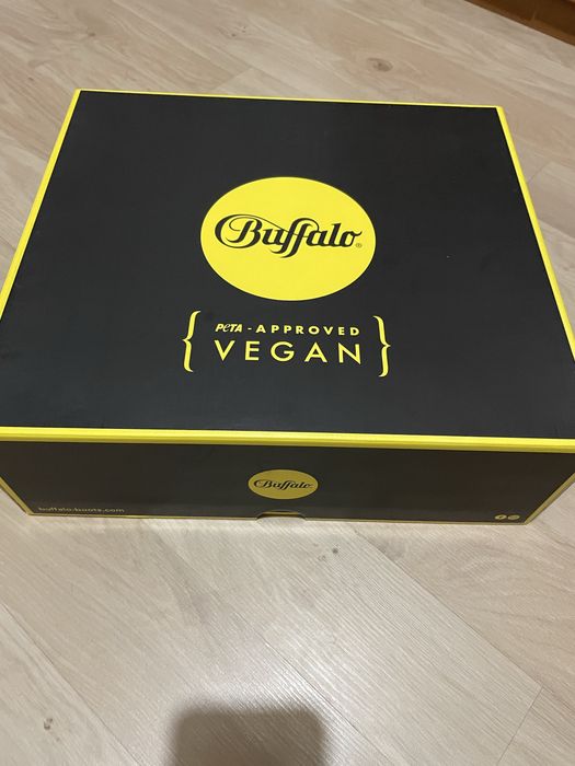 Сандали на платформа Buffalo, бежови