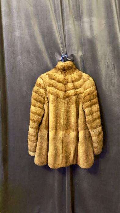 Haina blana naturala de nurca