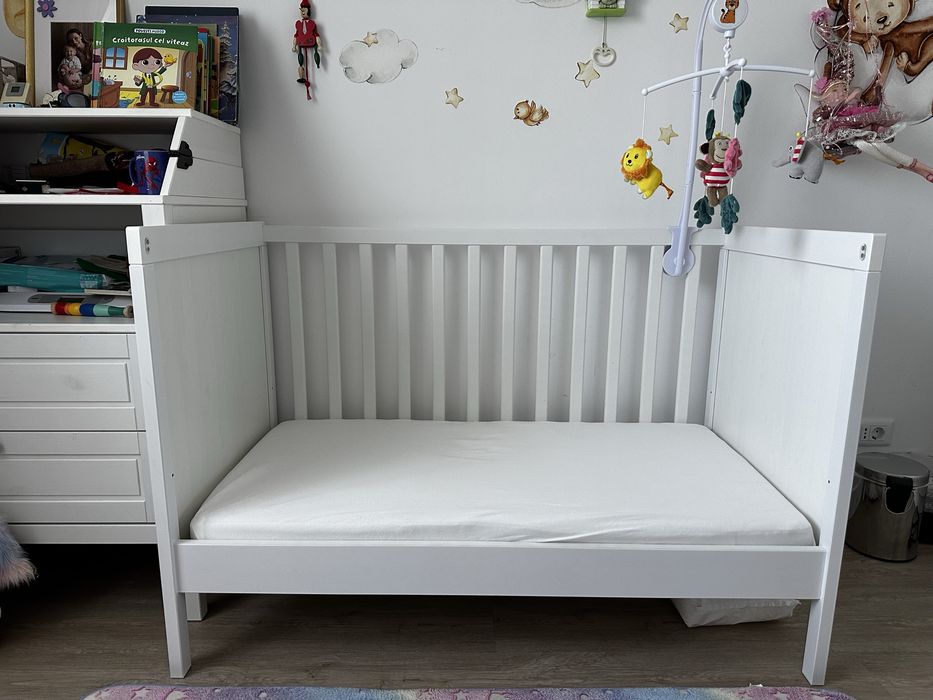 Patut bebe IKEA cu saltea cu arcuri, ca nou