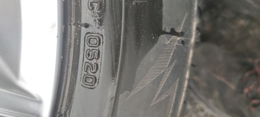 17" Оригинални джанти за Фолксваген гуми 215 65 17 Pirelli4бр/Bridgest