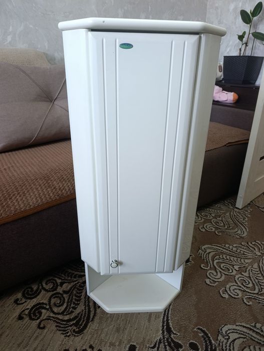 Угловой подвесной шкаф