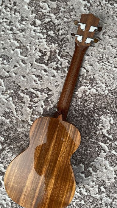 Укулеле тенор.