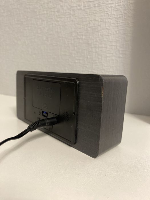 Электронные часы настольные