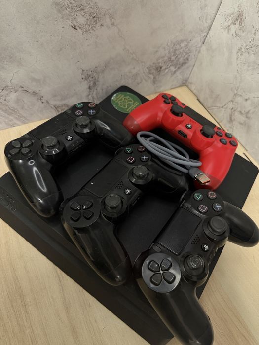 Приставка игровая Sony PS4 Slim