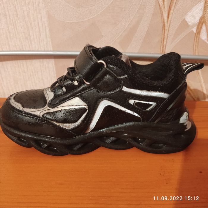 Кроссовки 27 размер