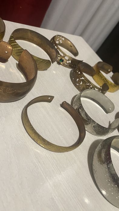 Браслеты женские. Білезіктер