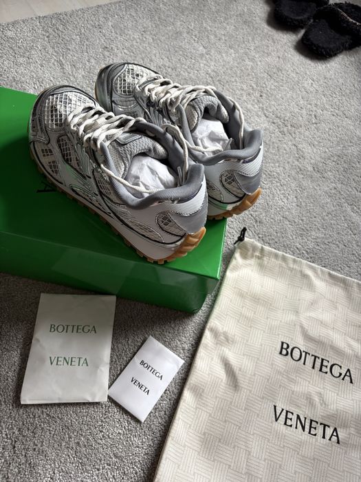 Bottega Veneta.