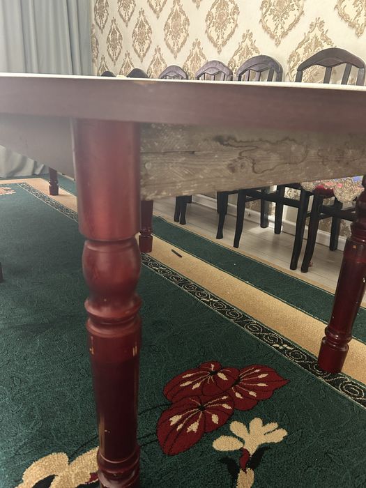 Продается стол и стулья