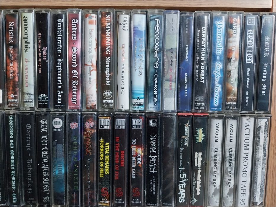 De vânzare casete death, black, heavy, doom metal, hard rock multe bucăți
