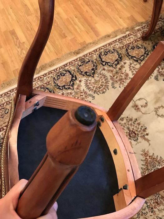 Стол со стульями