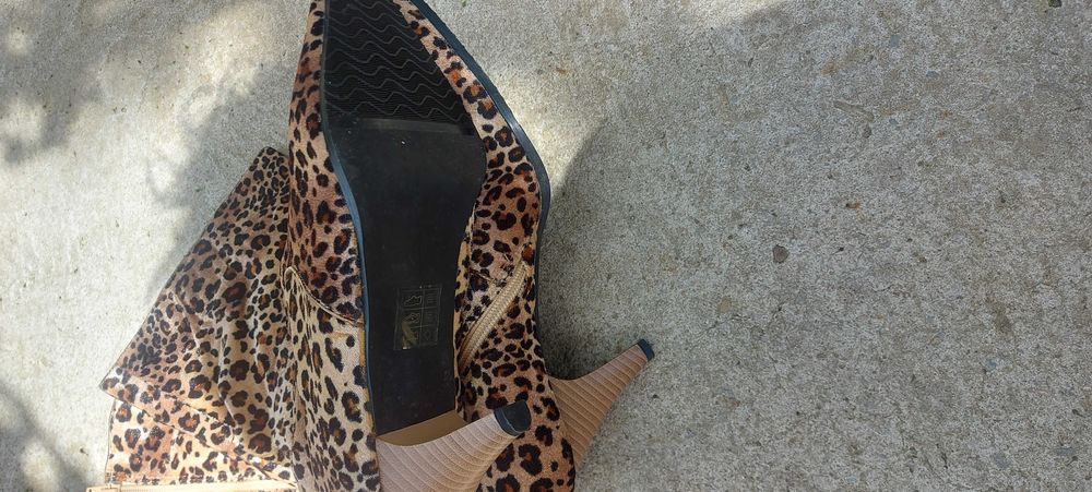 Дамски ботуши-38, 40, 41 номер