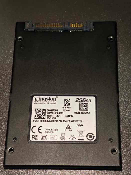 SSD Kingston KC600 256GB SATA III – 97% Health – Testat – 562 MB/s