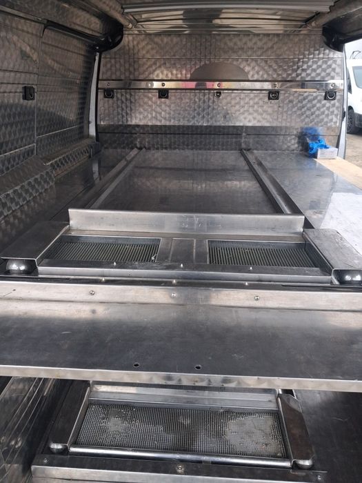 Продавам катафалка мерцедес вито