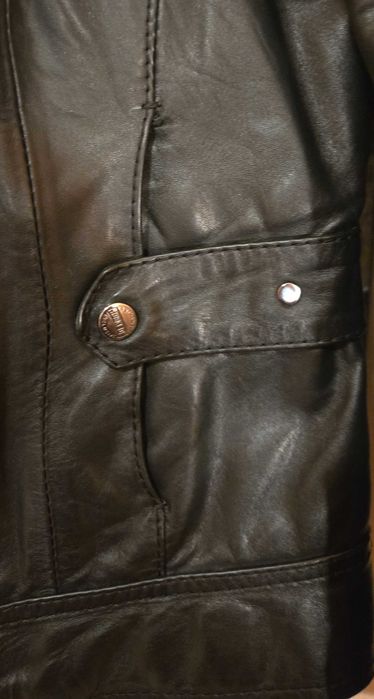 Дамски  , кожени  , черни якета , естествена кожа. По 130 лв.