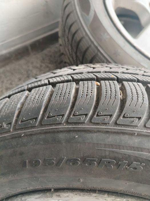 Продавам 4 броя гуми с джанти свалени от Сеат алхамбра