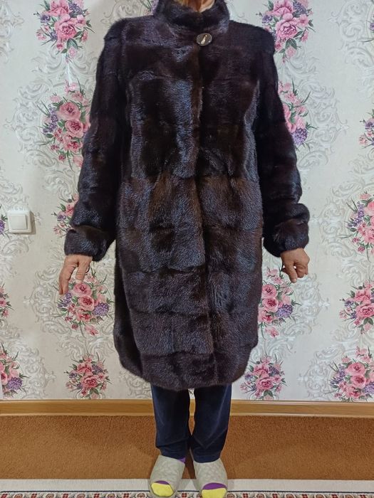 Продаётся норковая шуба