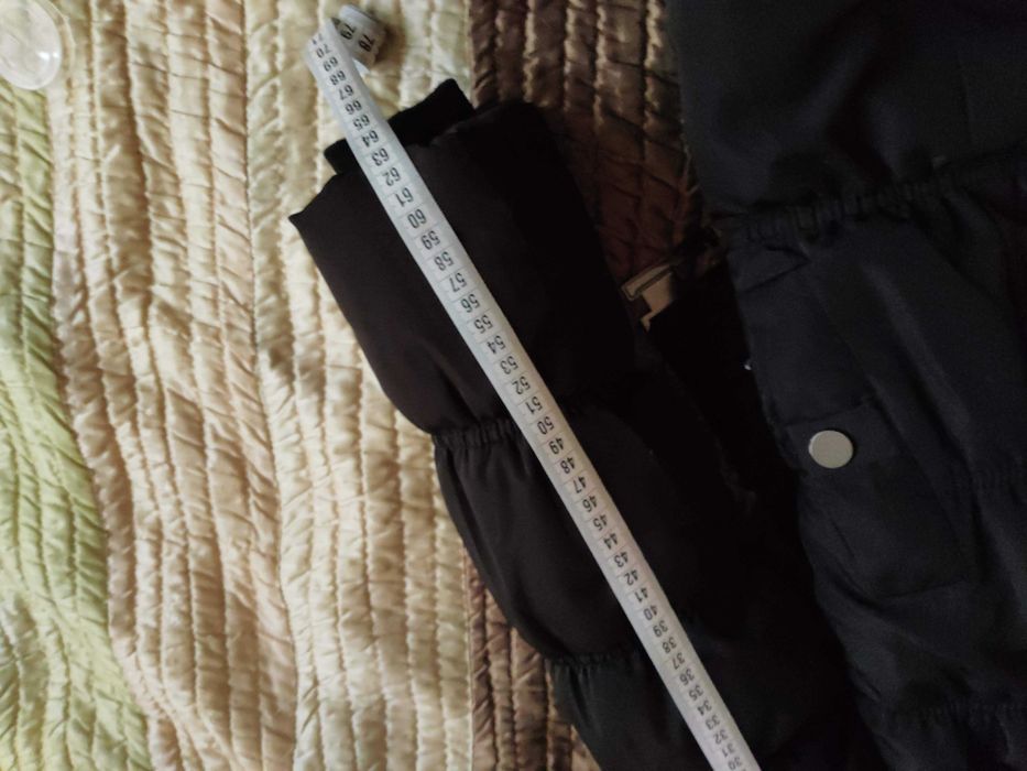 Дамско зимно яке с топла подплата и качулка в черно, размер М/Л