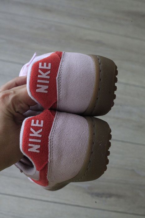 Nike в розово и червено 43ти номер