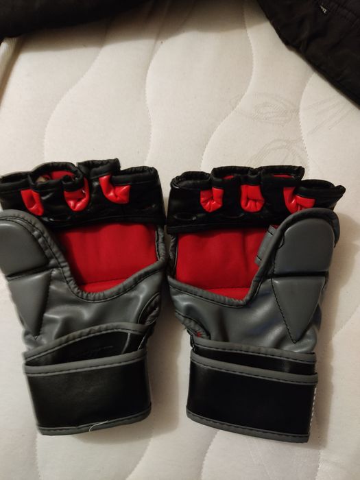Перчатки ММА единоборства