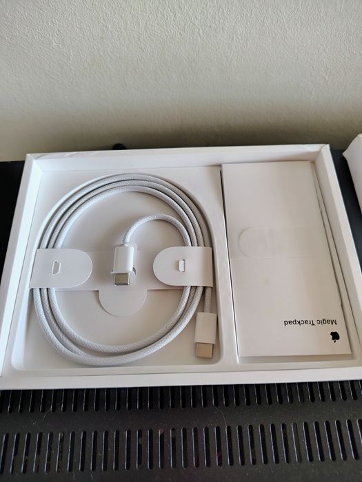 Apple magic trackpad USB C A3120
