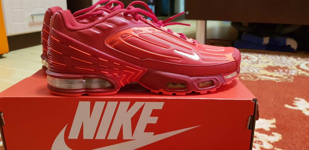 Vând adidași Nike Air Plus III