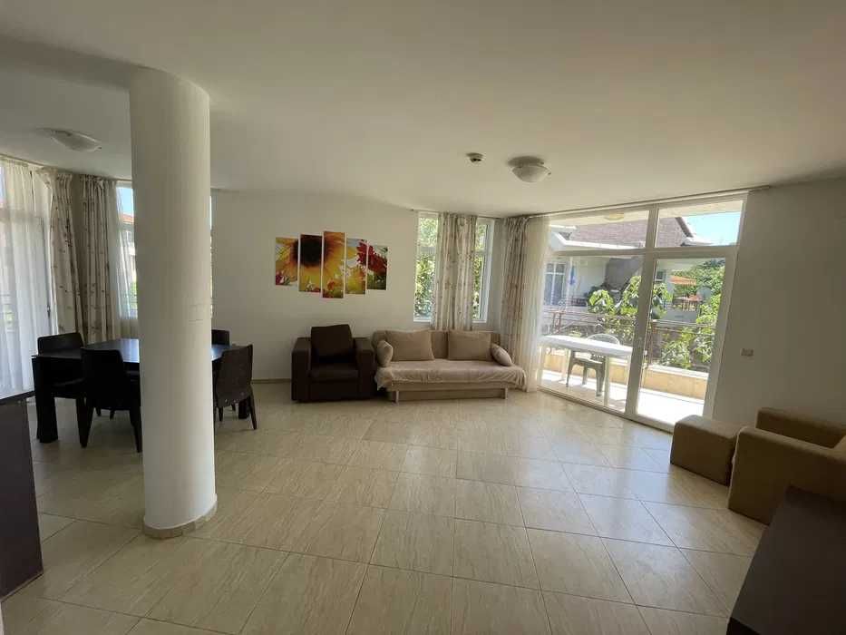 Дава се под наем Тристаен апартамент в к.к. Слънчев бряг - 100 кв.м за 311.1 € - Снимка #1