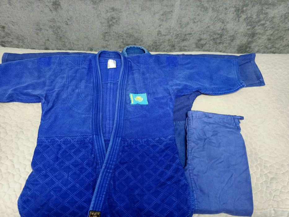 Продам кимоно на дзюдо