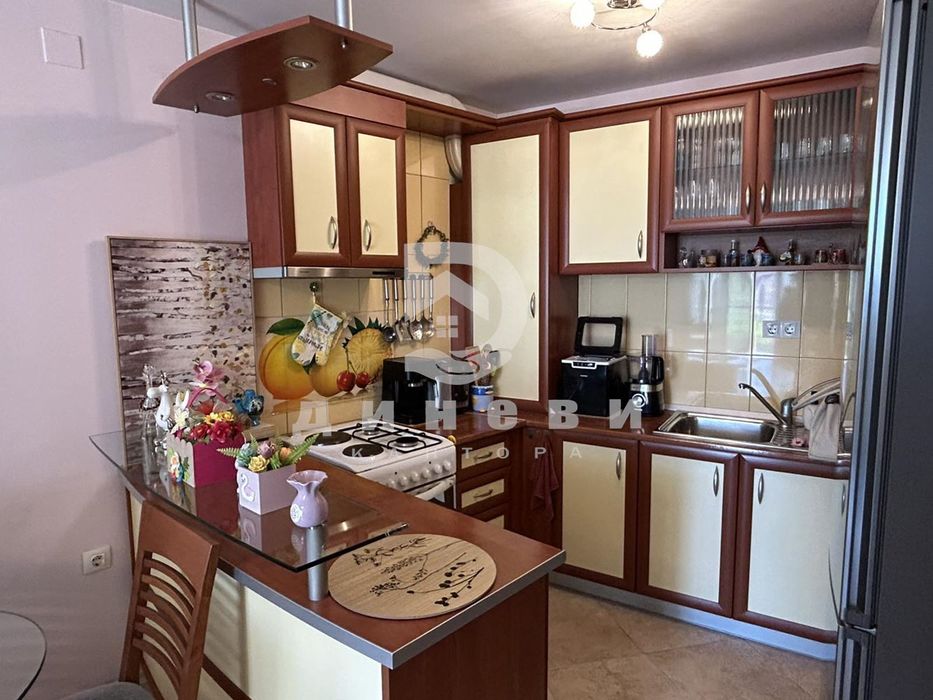 Продава се Тристаен апартамент в Стара Загора, Център - 106 кв.м за 1793 €/кв.м - Снимка #3