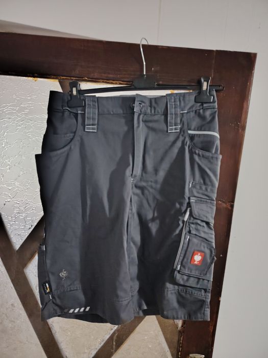 Vînd 2 perechi pantalonii scurți salopetă bărbați Enghelber Strauss mărimi M 50-Xxl 54-56  noi fără etichetă!