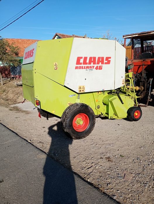 Presa baloți rotunzi Claas Rollant 46 Krone plasa