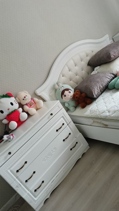 Продам кровать с комодом