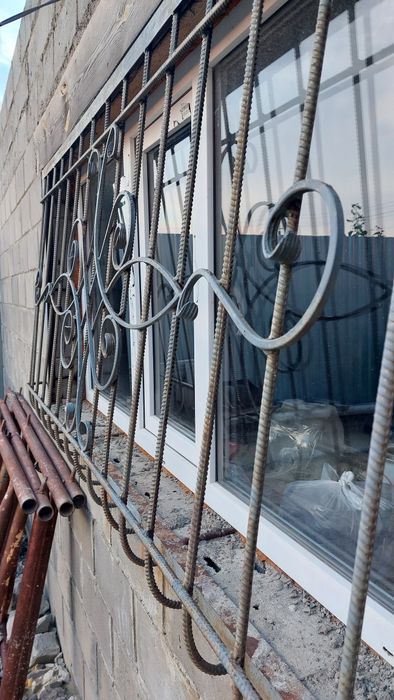 Продам оконную решётку