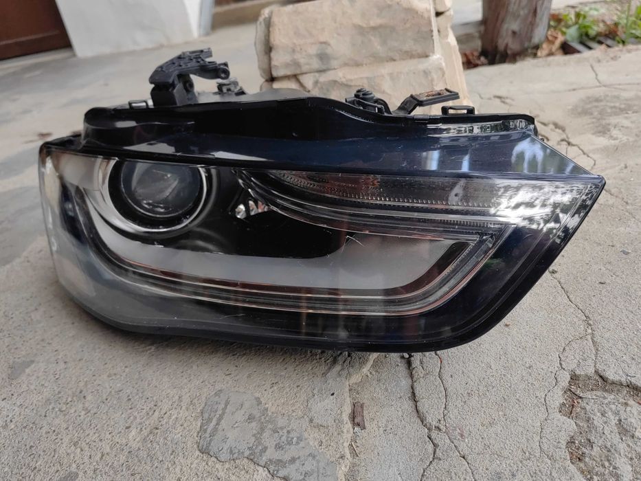 Фар Audi A4 B8.5 Bi-Xenon LED завиващ десен/Фар Ауди А4 Б8.5 Оригинале