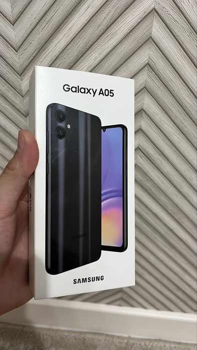 Продам телефон Samsung A05