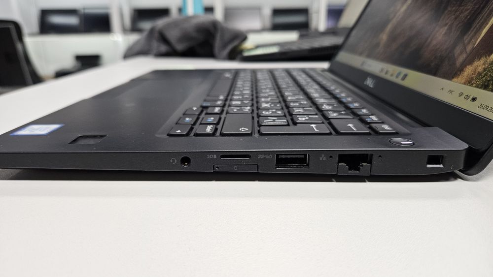 13.3" Ноутбук Dell Latitude 7390