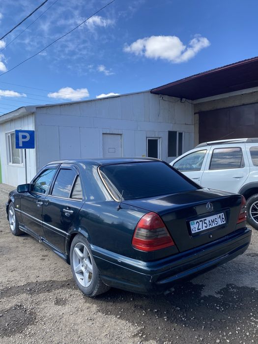 Мерседес с 200 в хорошем состояний