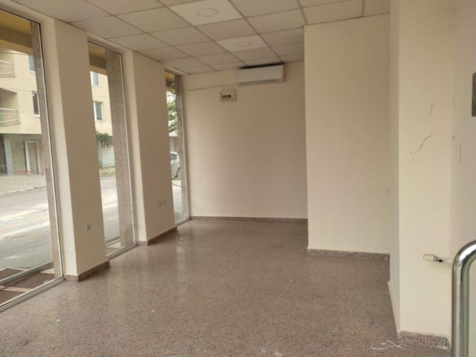 Дава се под наем Магазин в София, Зона Б-19 - 27 кв.м за 648.21 € - Снимка #3