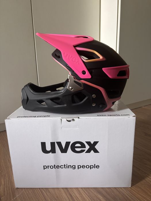 Uvex каска за колело