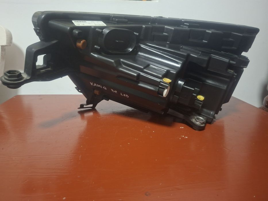 Far Kamiq dreapta led stare impecabila