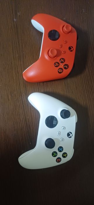 Vând xbox serie x ușor negociabil