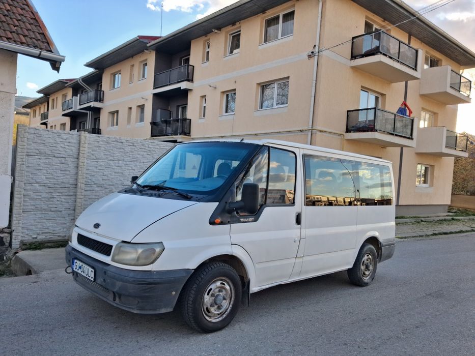 Vand Ford Transit 9 locuri 2.0 disel