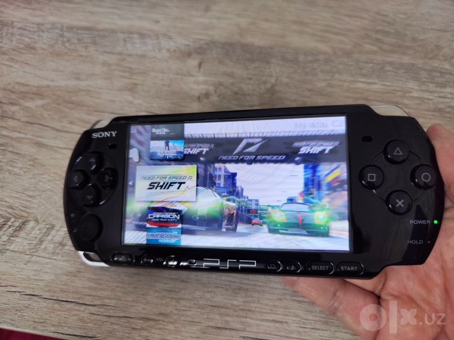 Psp 3000 slim  Piano black
