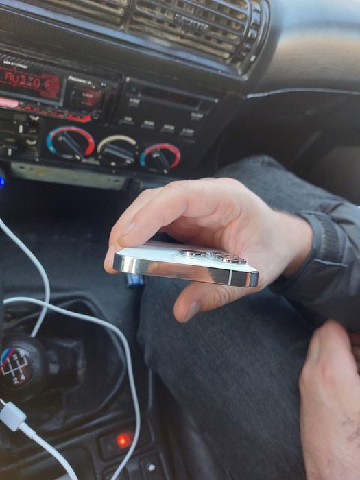 Продам айфон 14 про